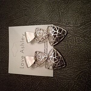 ❄️Gold Triangle Earrings ❄️ Winter Sale ❄️